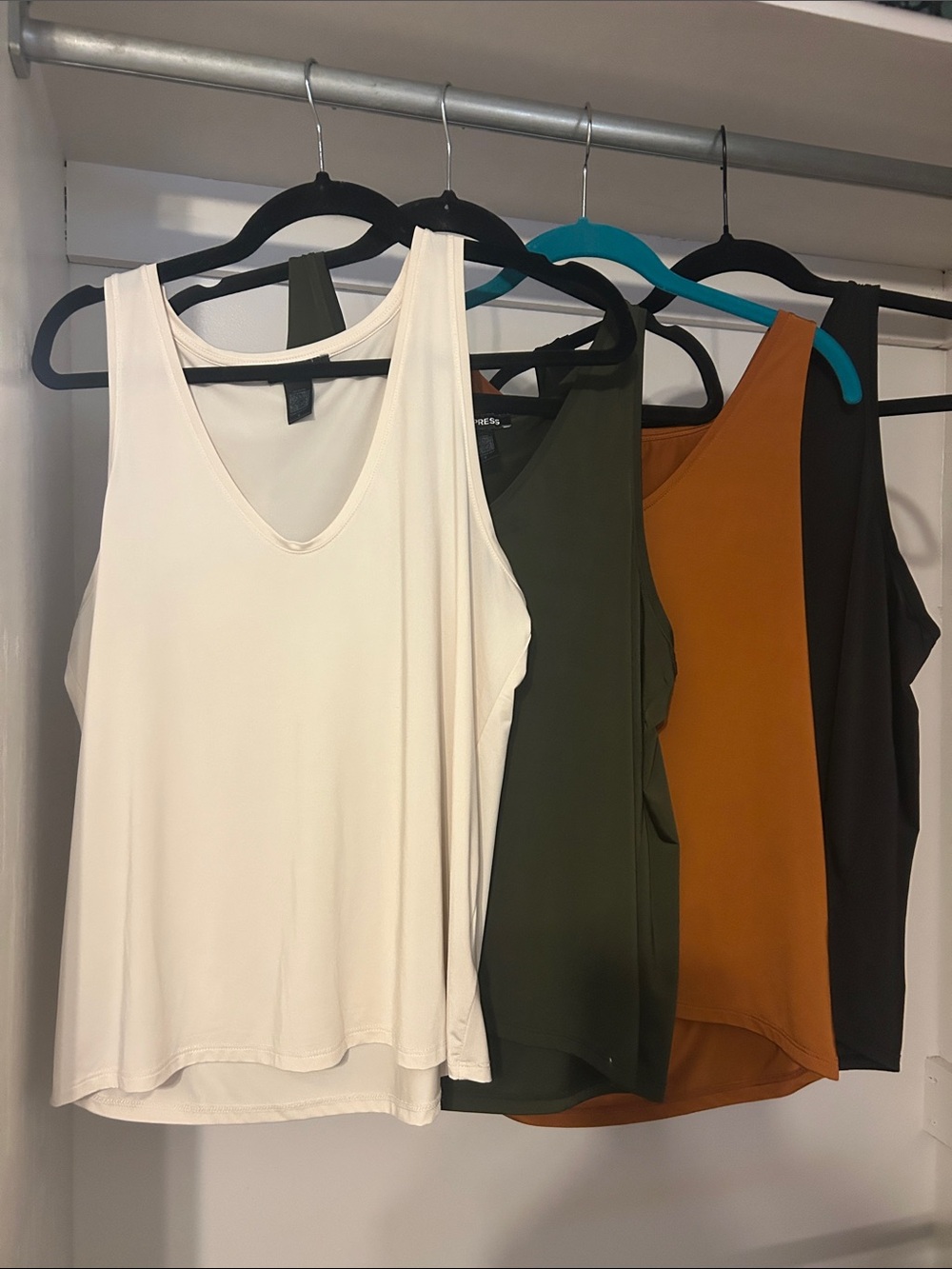 Bundle of 4 Express V-Neck Tank Tops — Black, Rust, Olive, Cream- size medium